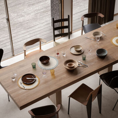 素材やデザインの異なるチェアを組み合わせたダイニングコーディネート