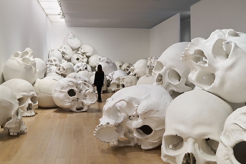ロン・ミュエク《マス》展示風景 森美術館 六本木