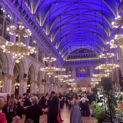 ウィーンならではの文化の一つである舞踏会の様子