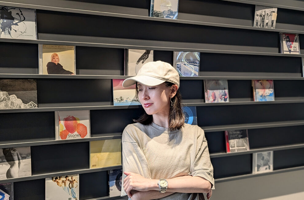 チューダー レンジャー36mm デューンホワイトを着用 する前田紀至子さん