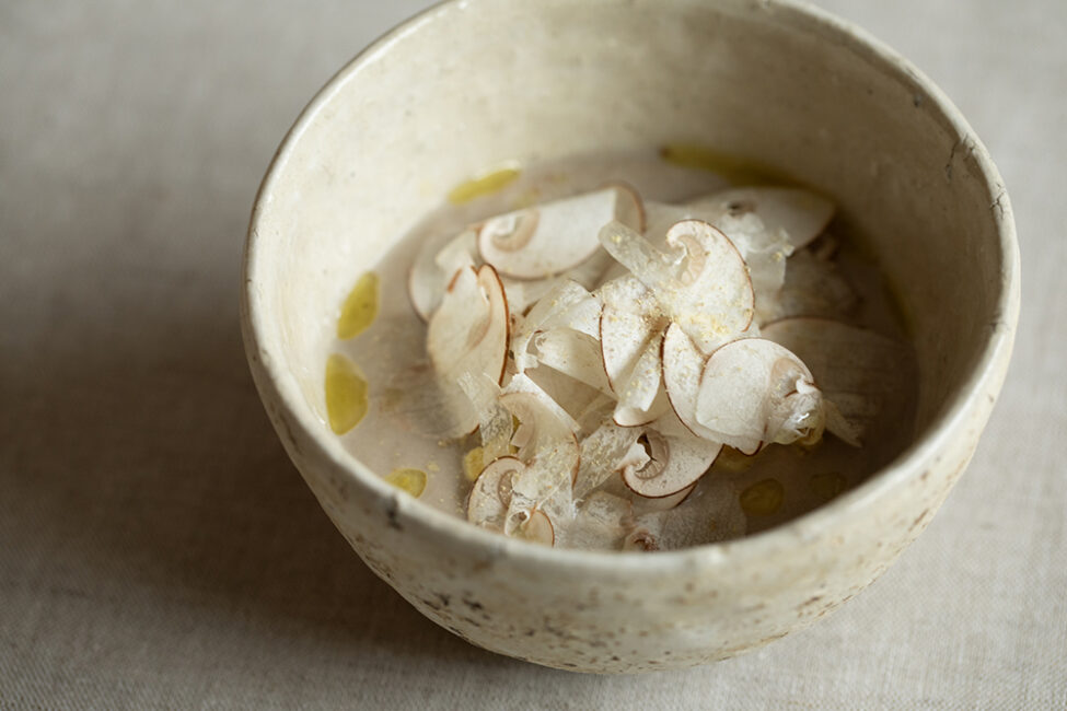 内田京子さん　加彩　深皿 内田京子さん加彩深皿