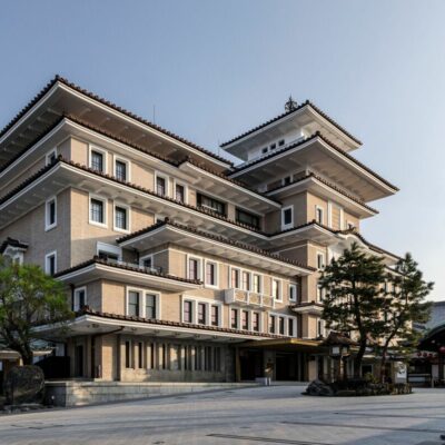 帝国ホテル京都の外観と弥栄会館の歴史を受け継ぐ美しいファサード