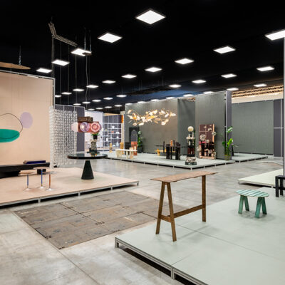 コレクタブルファニチャーが集うサローネ・ラリタスの展示会場