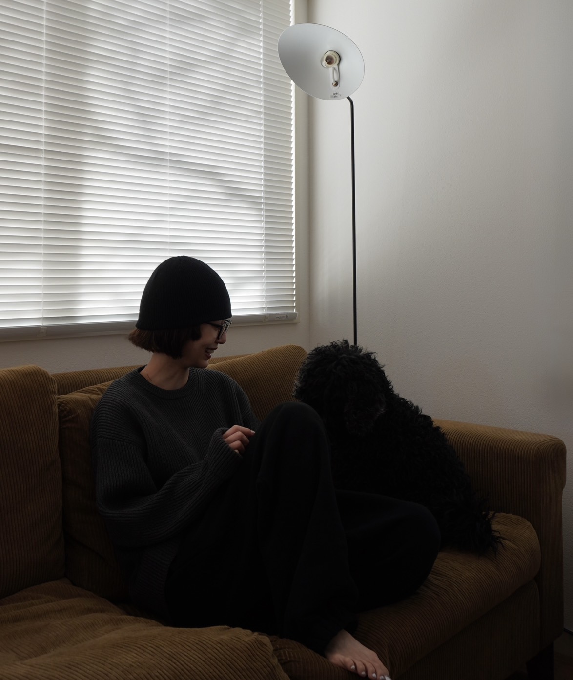 愛犬と過ごす石田一帆さん