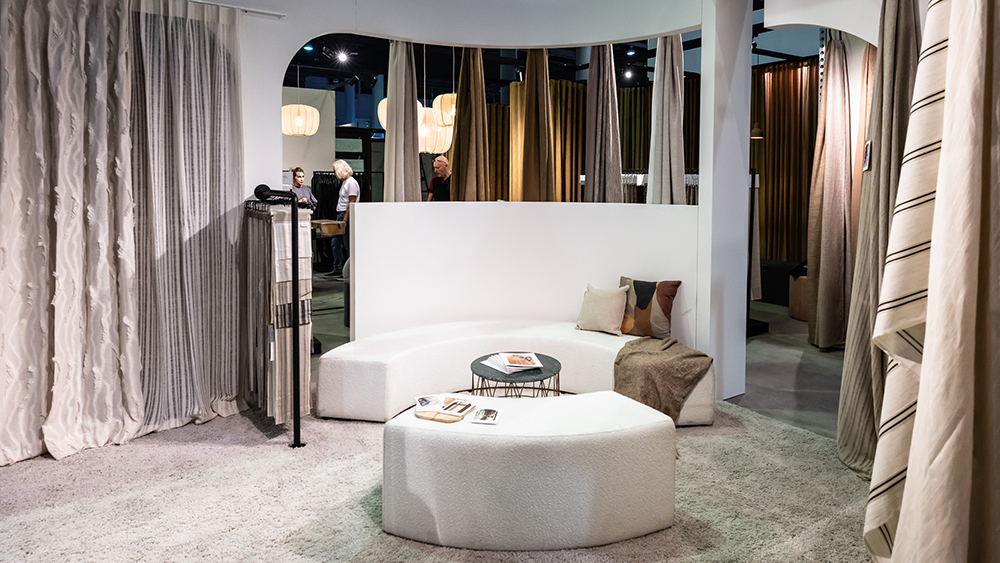 世界最大級のインテリアテキスタイル見本市「ハイムテキスタイル」の展示風景