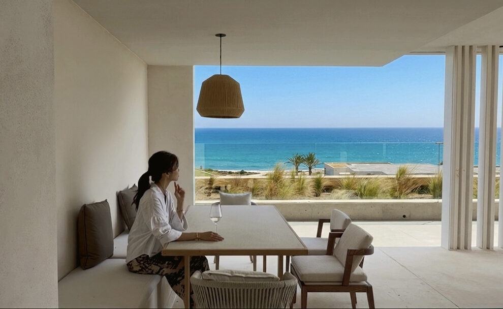 地中海を望むFairmont La Hacienda Costa del Solのヴィラスタイルルーム