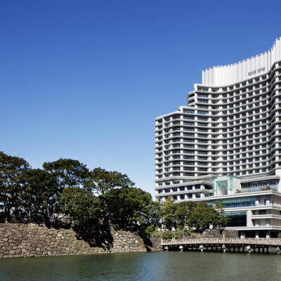 皇居外苑の豊かな緑に面するパレスホテル東京