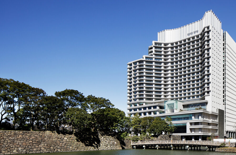 皇居外苑の豊かな緑に面するパレスホテル東京